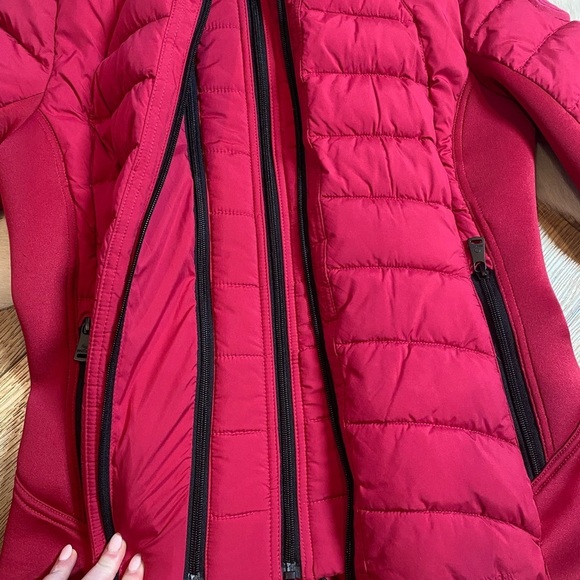 Bernardo Hooded Quilted Water Repellent Jacket - Picture 6 of 11